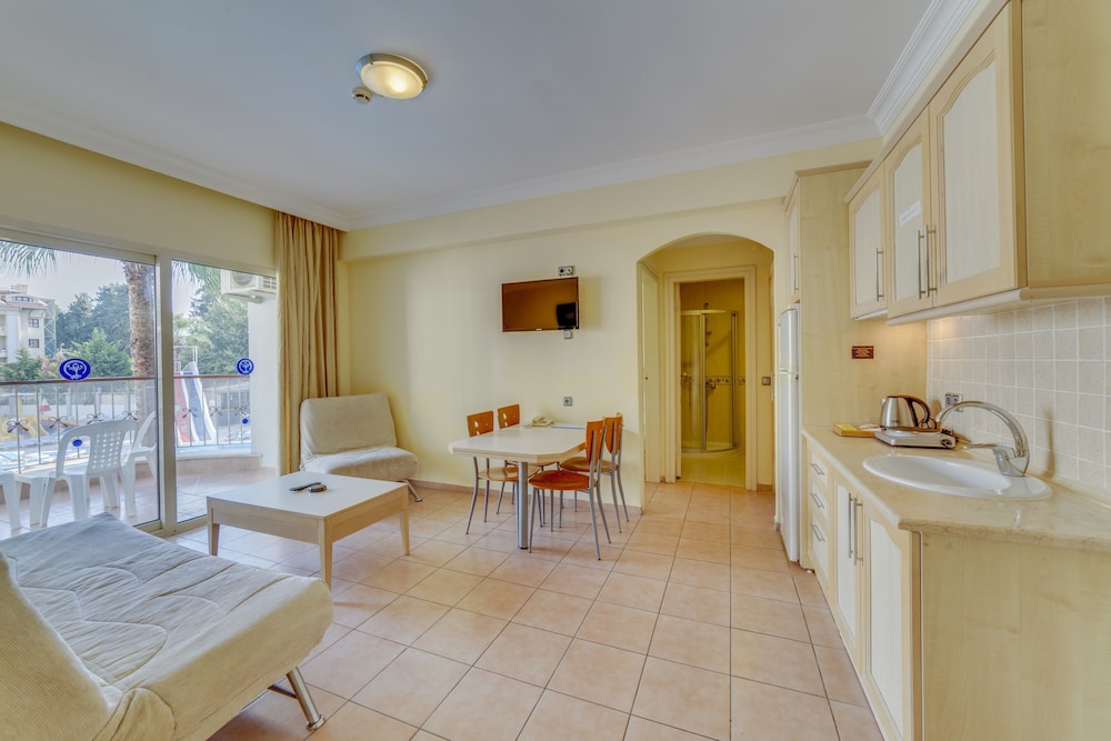 Alenz Suite Hotel 13/21