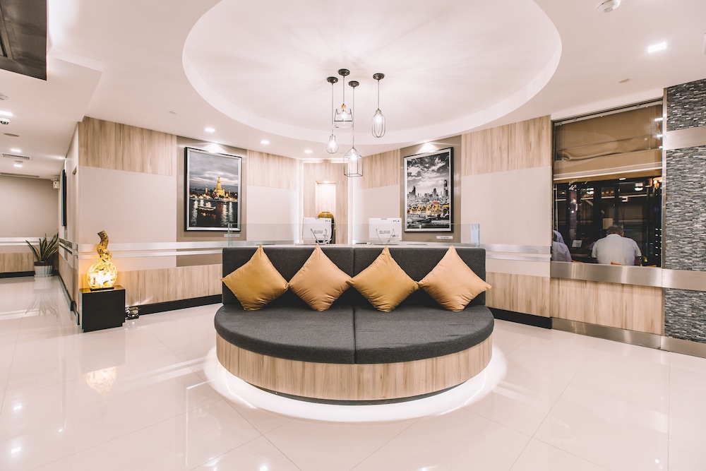 Adelphi Suites Bangkok 46/69