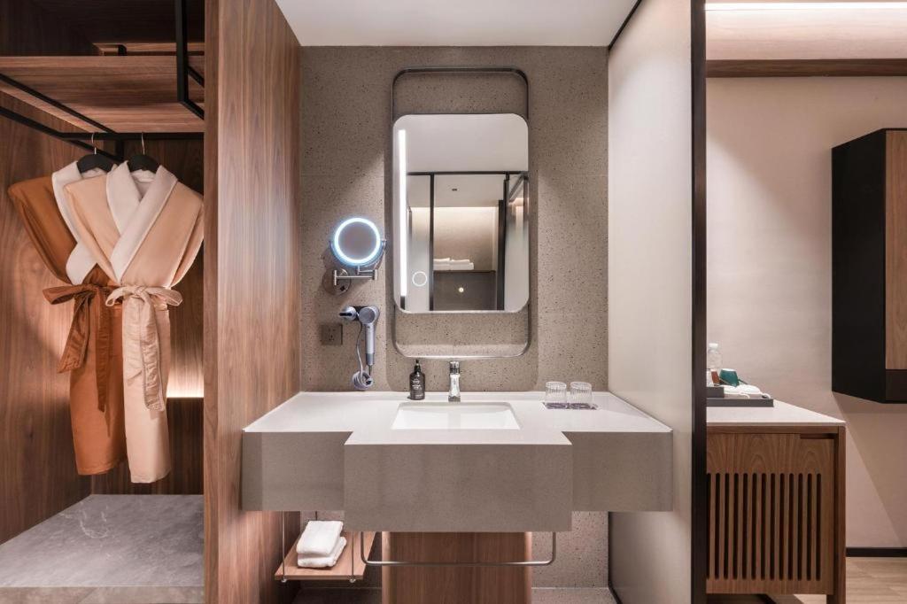 Shanghai Garden Rezen Hotel 48/51