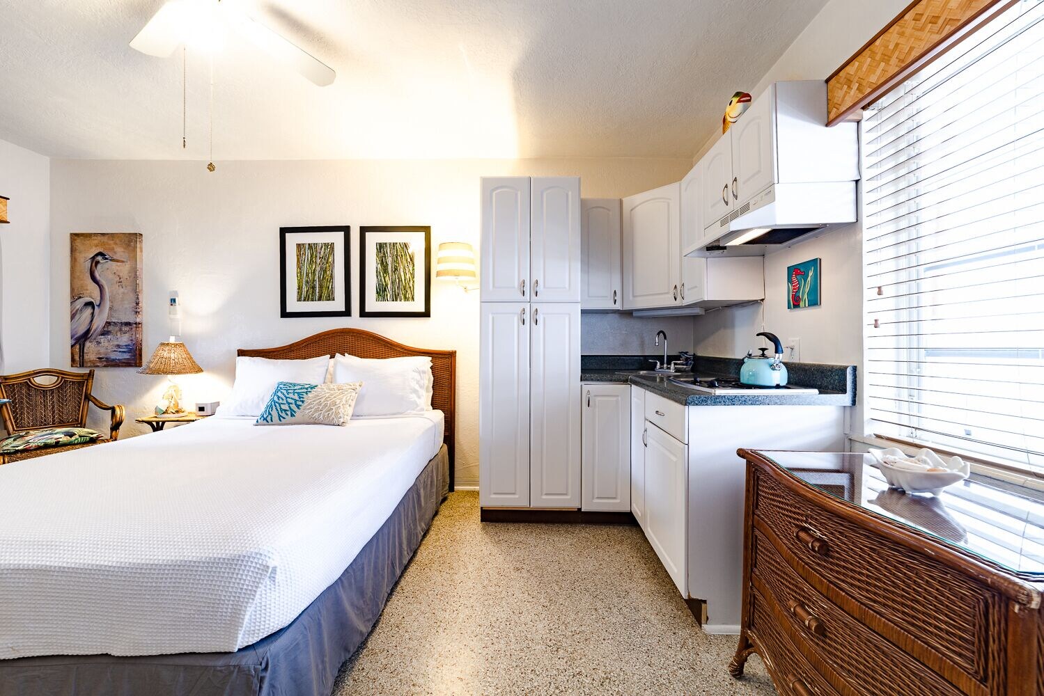EFFICIENCY, ECONOMY, QUEEN BED