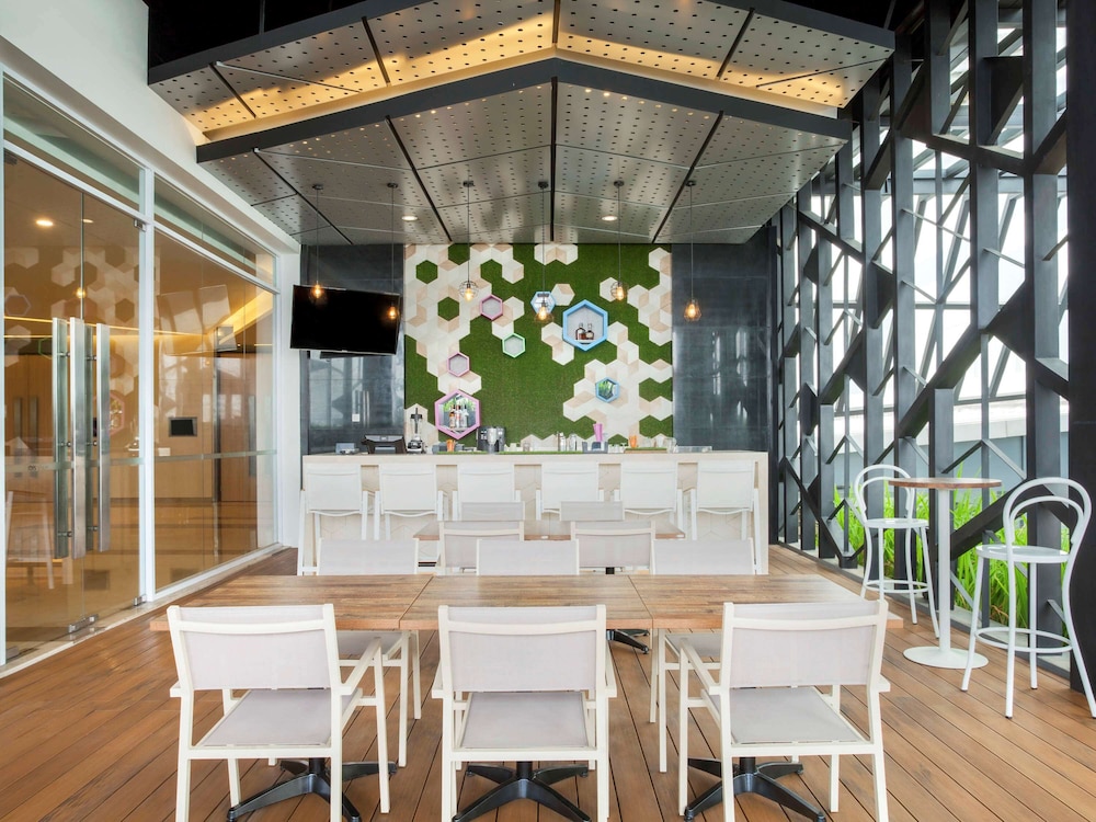 Ibis Styles Jakarta Sunter 6/62