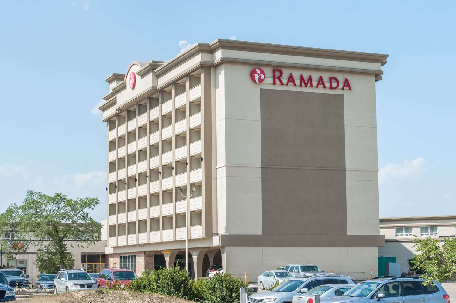 Ramada By Wyndham Edmonton South 2/33