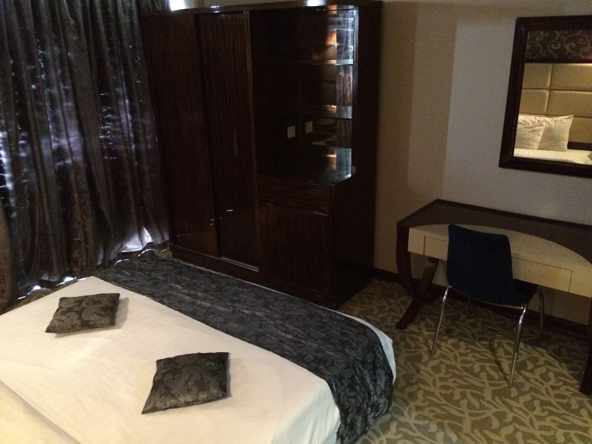 Imperial Suites Hotel 18/32