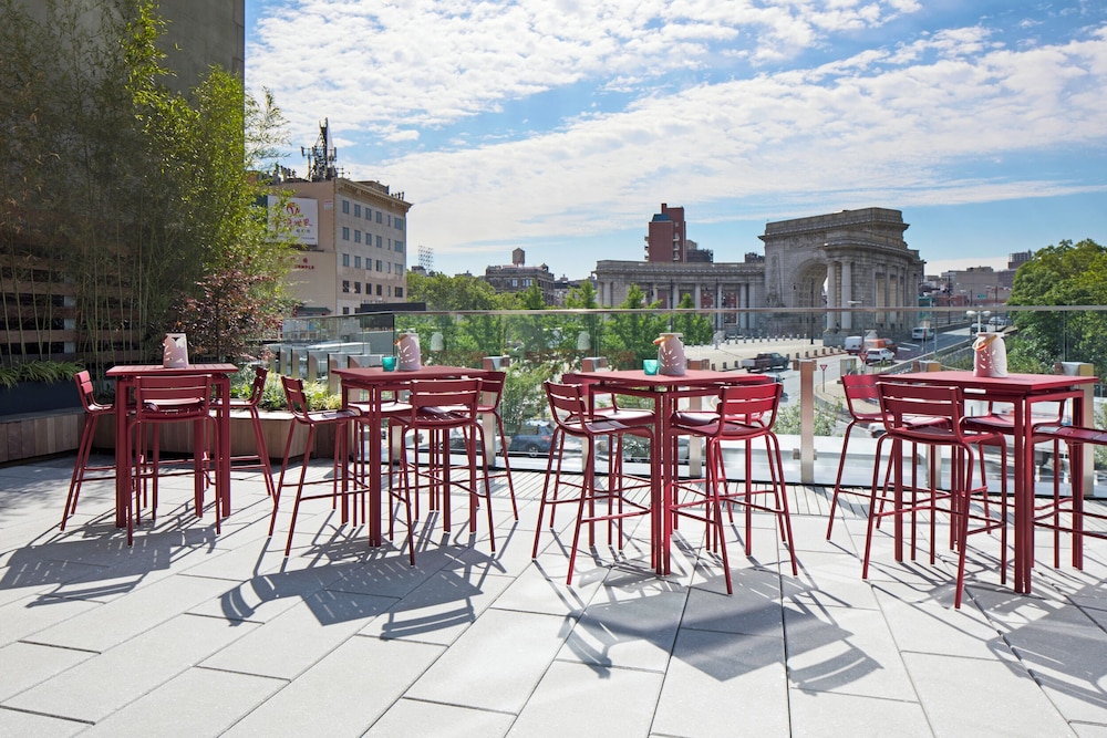 50 Bowery Hotel 40/60