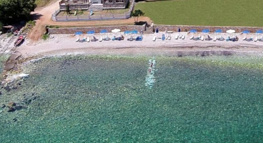 Maranton Beach Hotel 50/55