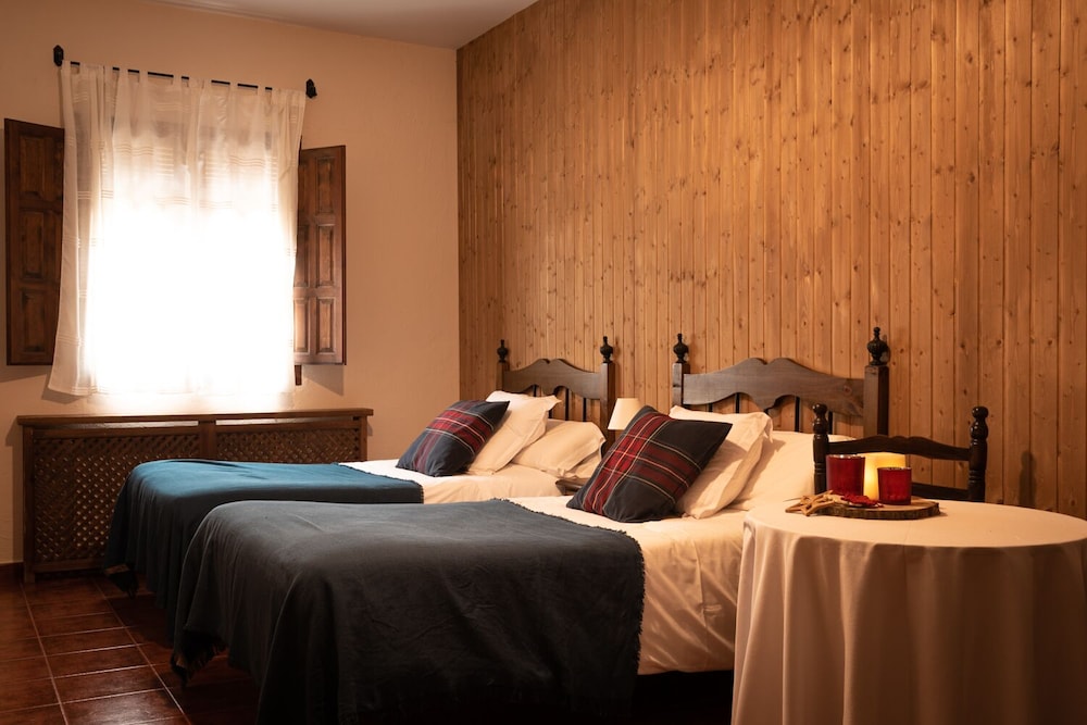 Hotel Val De Pinares 24/34