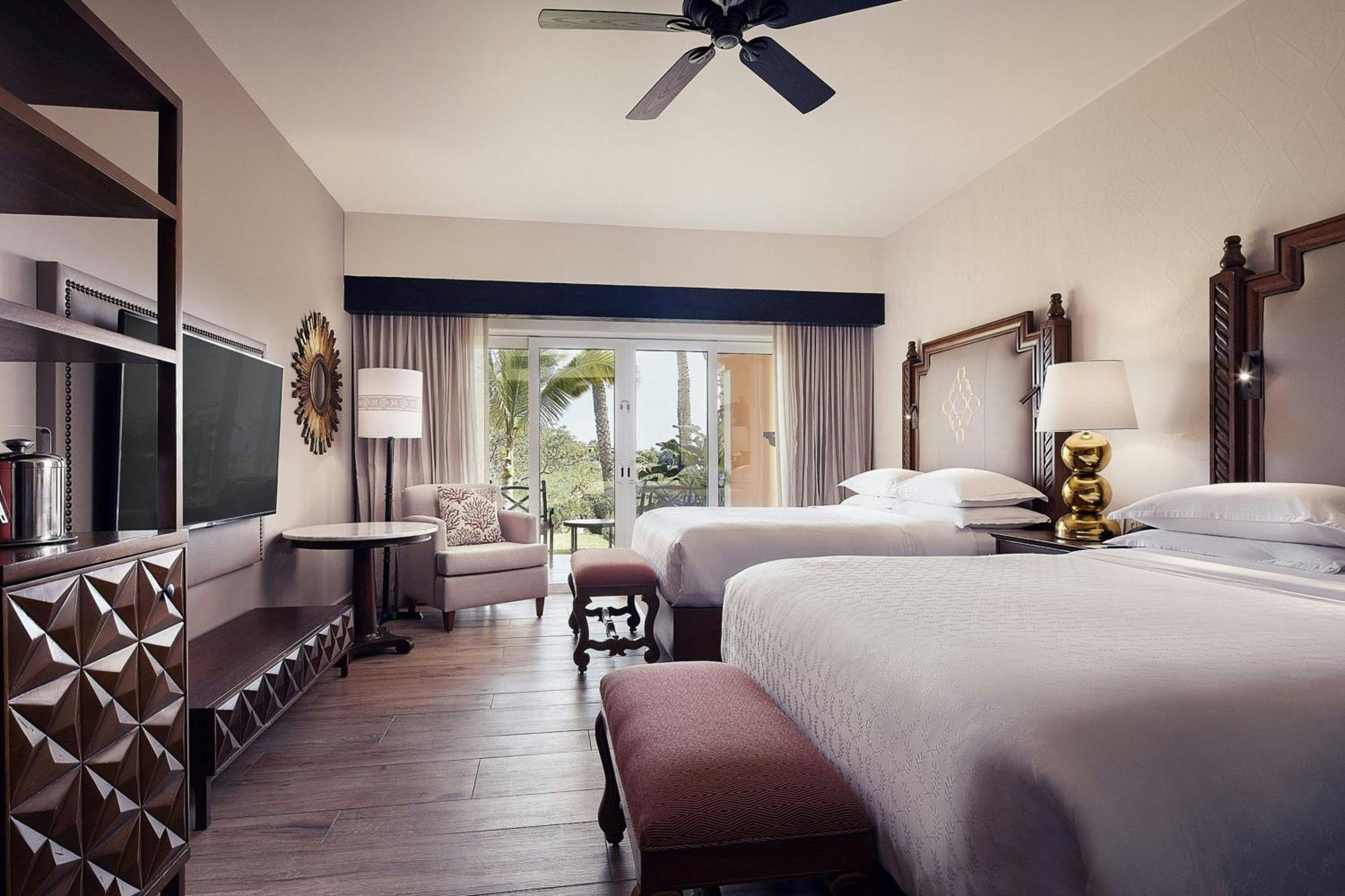 Hacienda, 2 Queen Beds, Garden View, Balcony