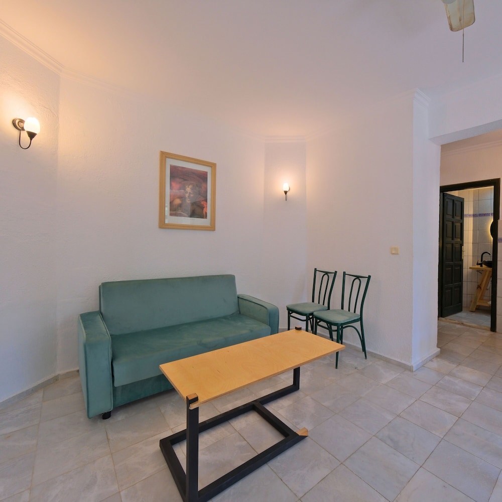 Club Mel Holiday Resort 32/48