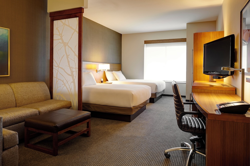 Room, 2 Queen Beds, Sofa, Accessible