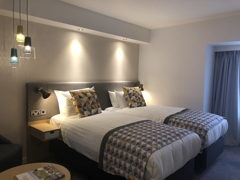 Holiday Inn South Normanton M1 Jct 28 23/83