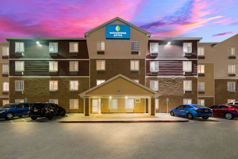 WoodSpring Suites El Paso I-10 Southeast 23/27
