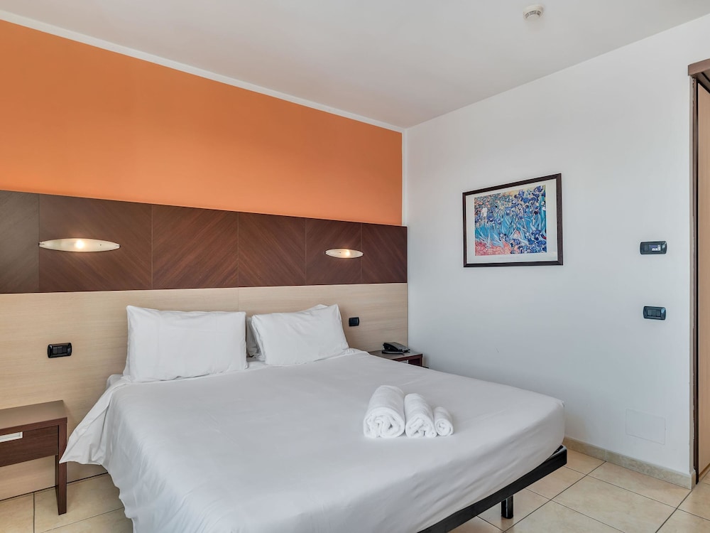 SUPERIOR, DOUBLE BED
