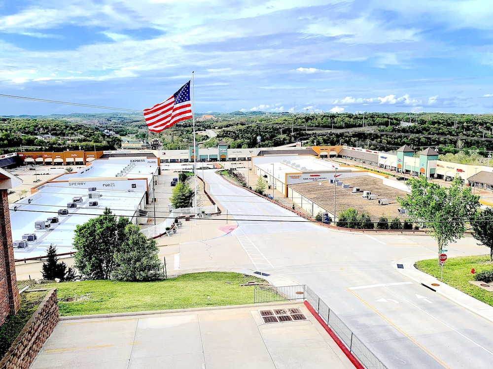 AmericInn by Wyndham Branson and Conference Center 56/62
