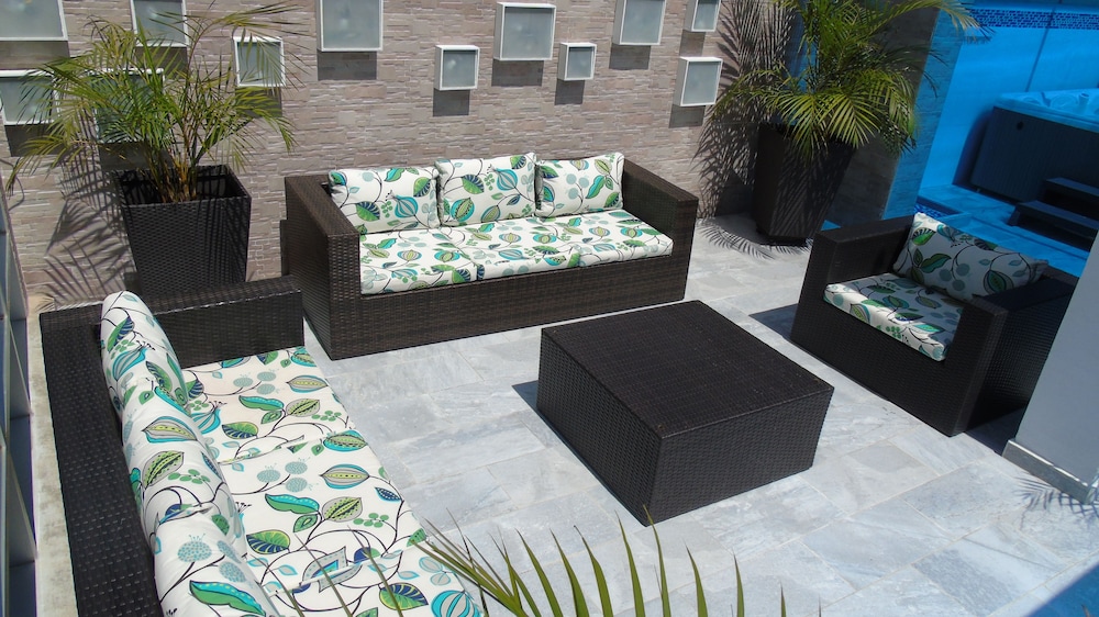 Hotel Laureles Plaza 57/63