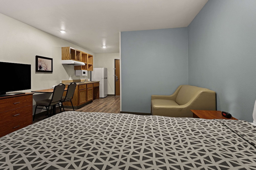 WoodSpring Suites Greenville Central I-85 22/31