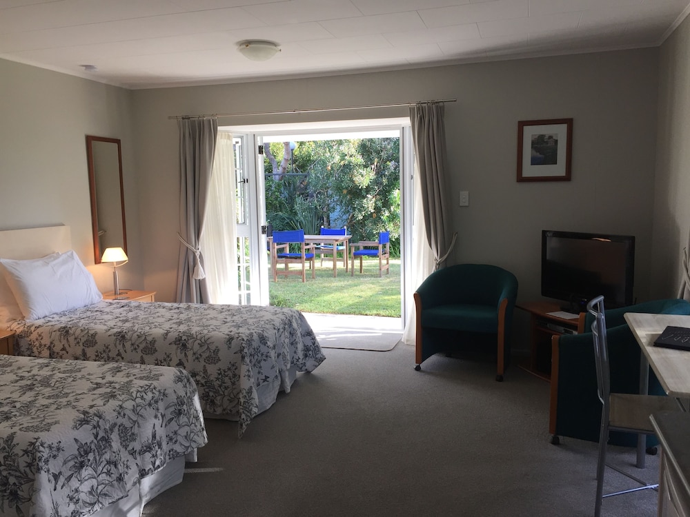 Ash Grove Boutique Motel 34/70