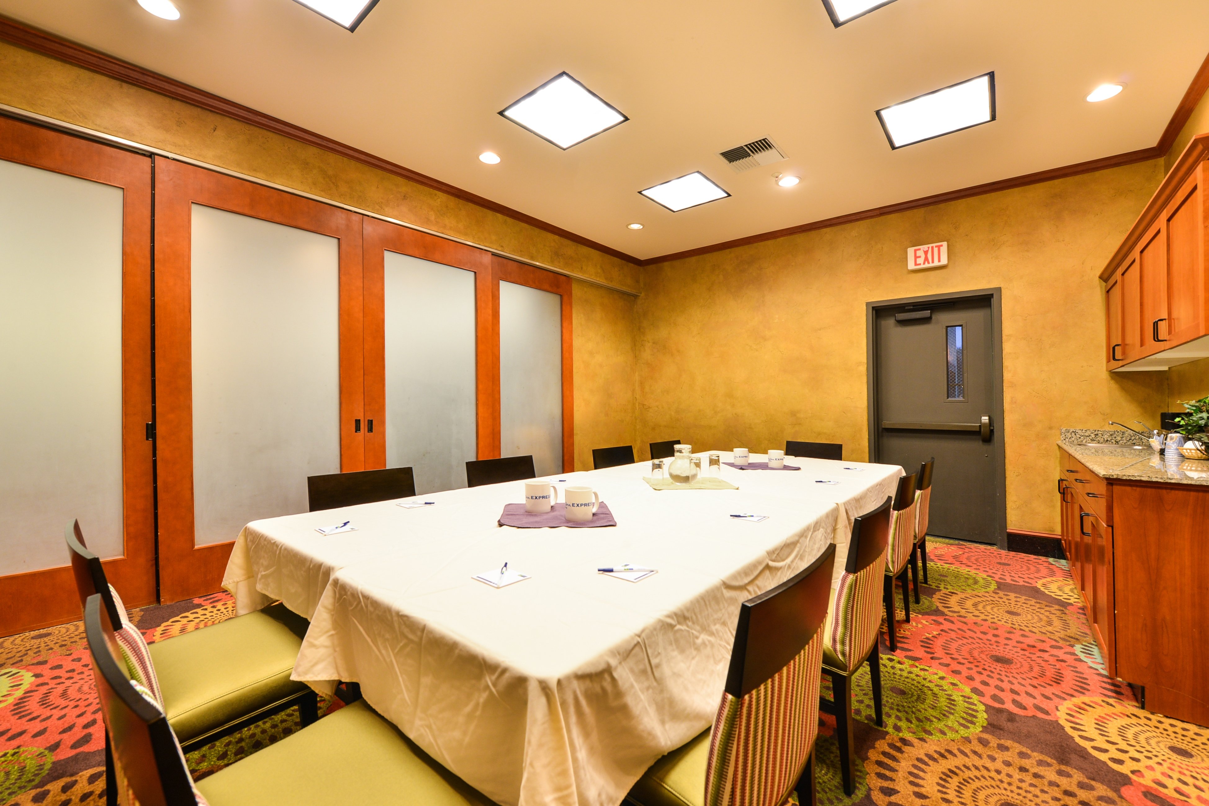 Holiday Inn Express Vancouver North Salmon Creek 40/53
