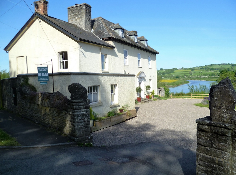 Aberllynfi House 27/45