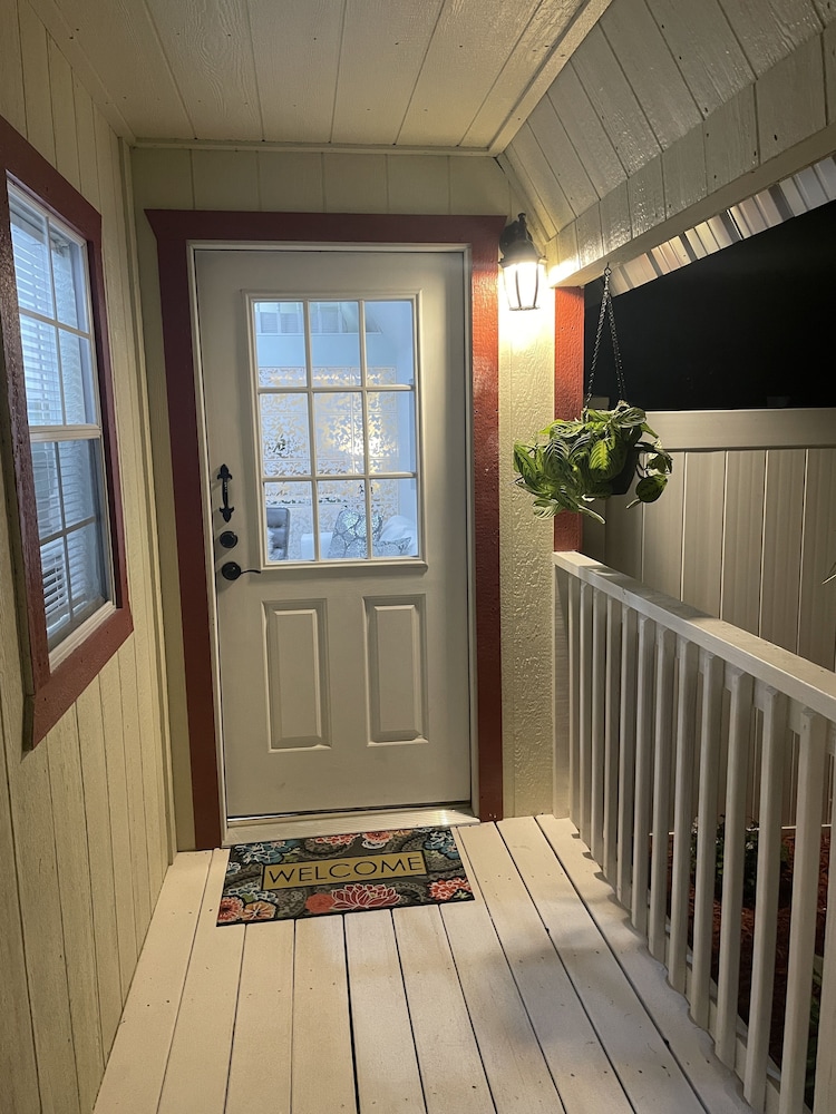 The Tiny Cottage in The Springs 14/28