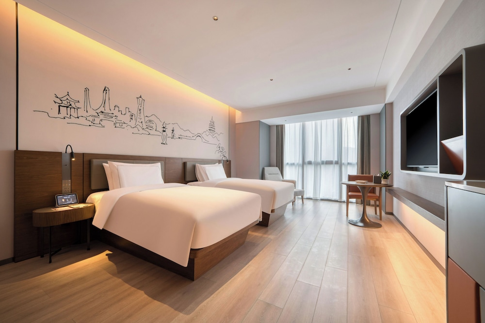 UrCove by Hyatt Hangzhou North Grand Canal 10/32