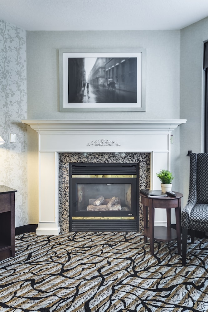 Monte Carlo Inn Oakville Suites 50/68