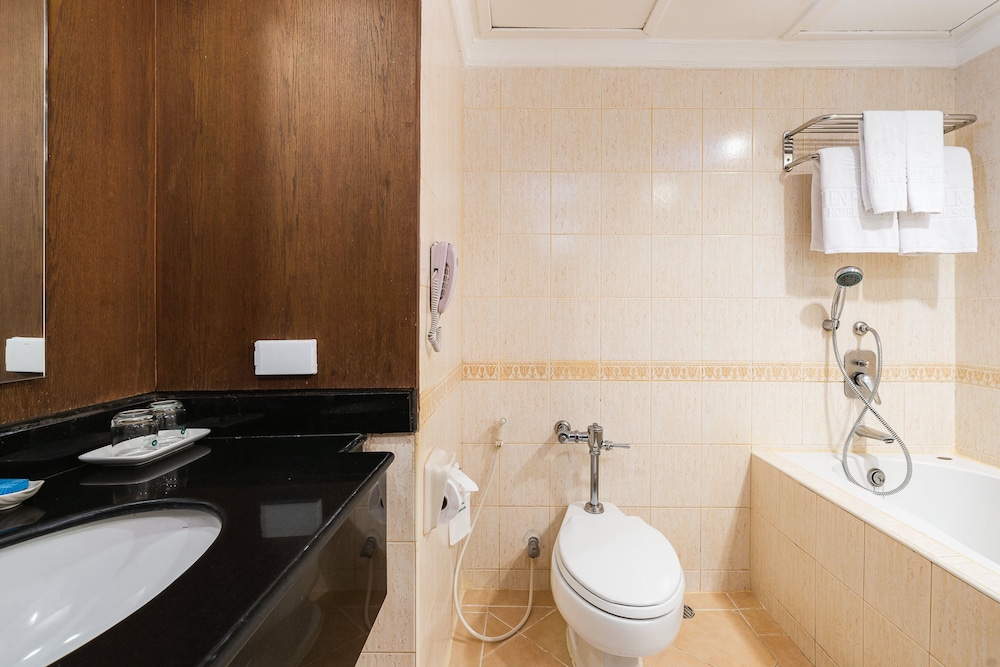 Jomtien Palm Beach Hotel and Resort 47/49