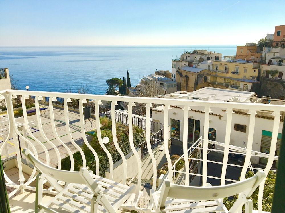 Villa Delle Palme Hotel 3/50