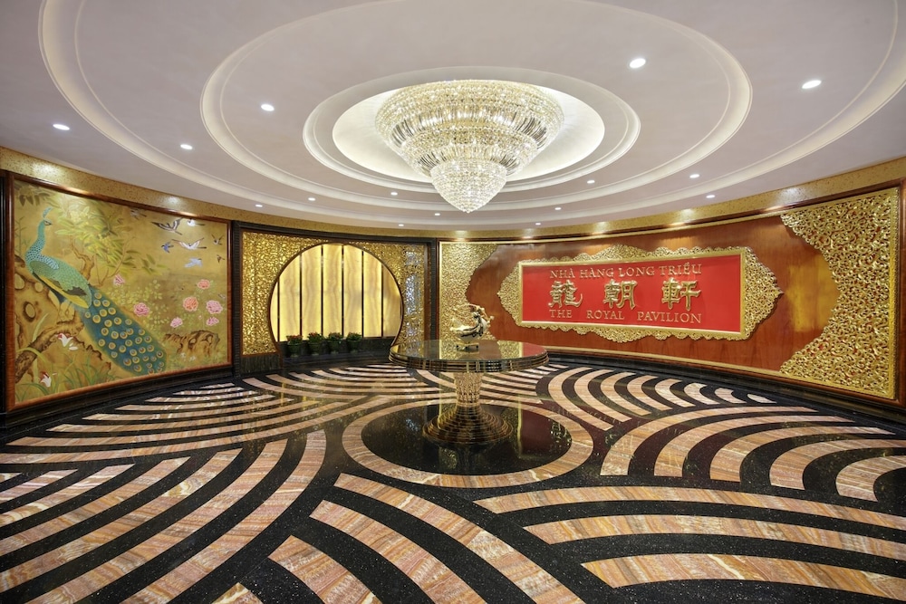 The Reverie Saigon Residential Suites 13/76