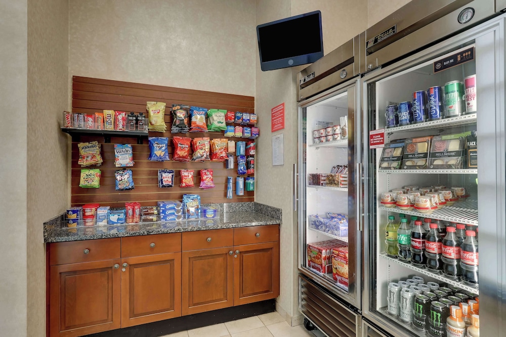 Drury Inn & Suites Charlotte Northlake 8/50