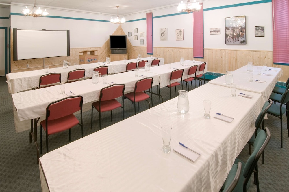 Canadas Best Value Inn River View Hotel 22/22