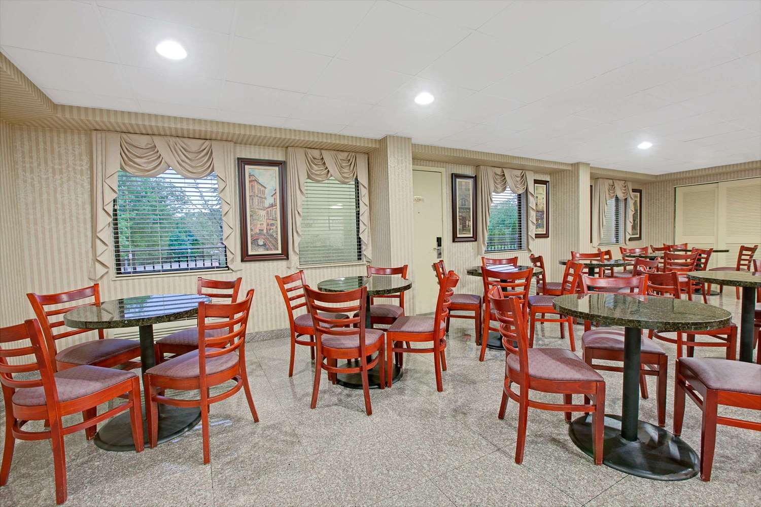 Travelodge by Wyndham Parsippany 16/25