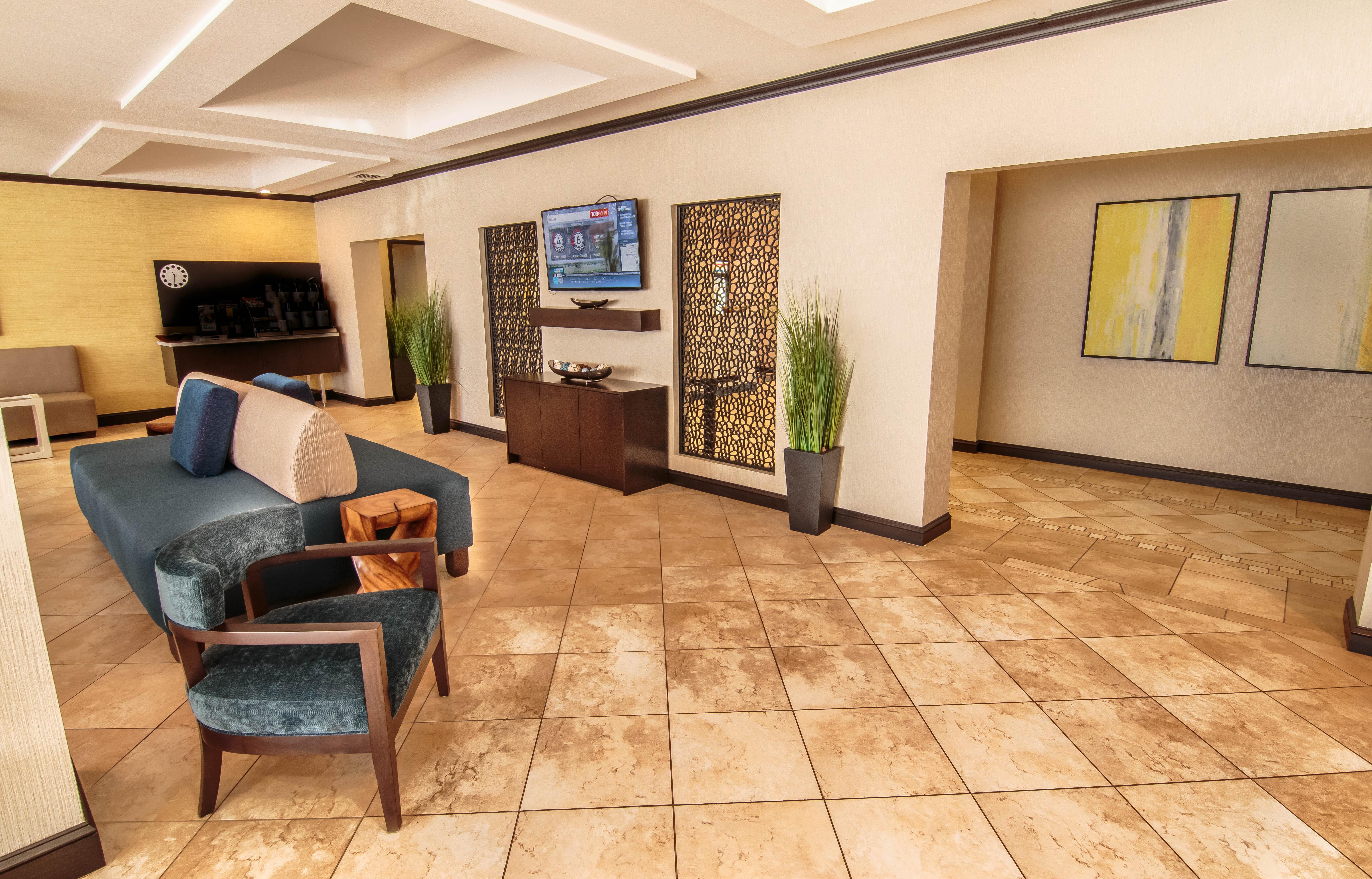 Holiday Inn Express Hotel And Suites Farmington 51/63