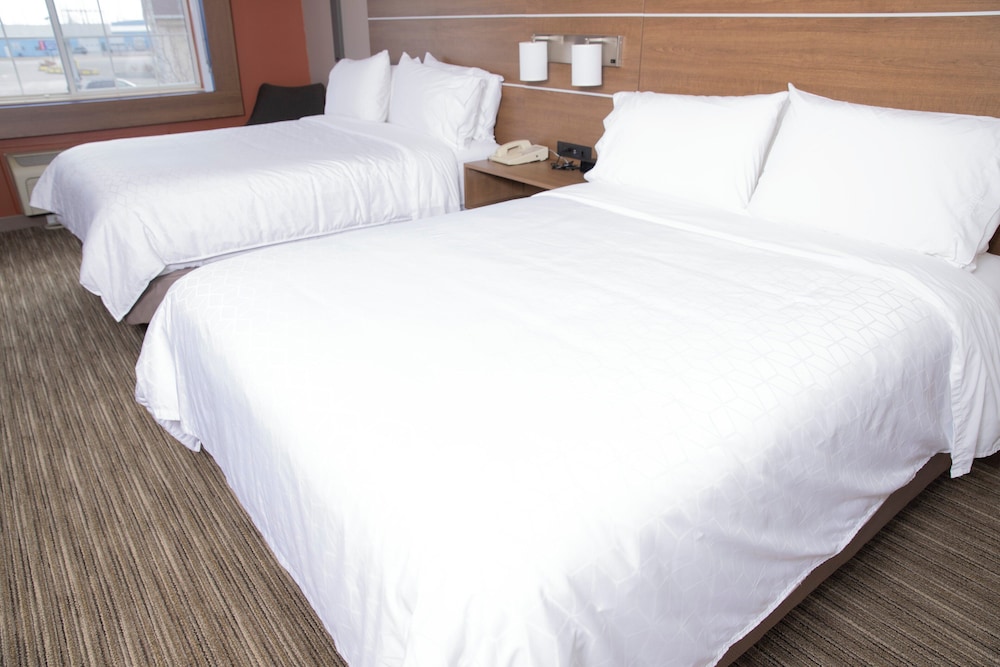 Holiday Inn Express Toledo West Napoleon 23/65