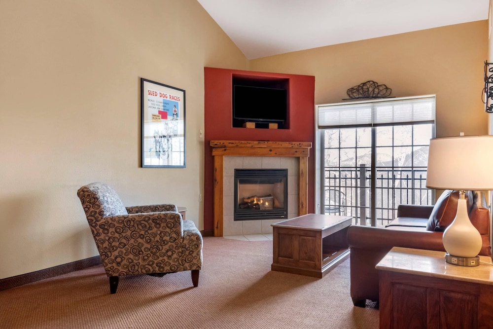 Mountain Edge Suites at Sunapee, an Ascend Collection Hotel 54/69