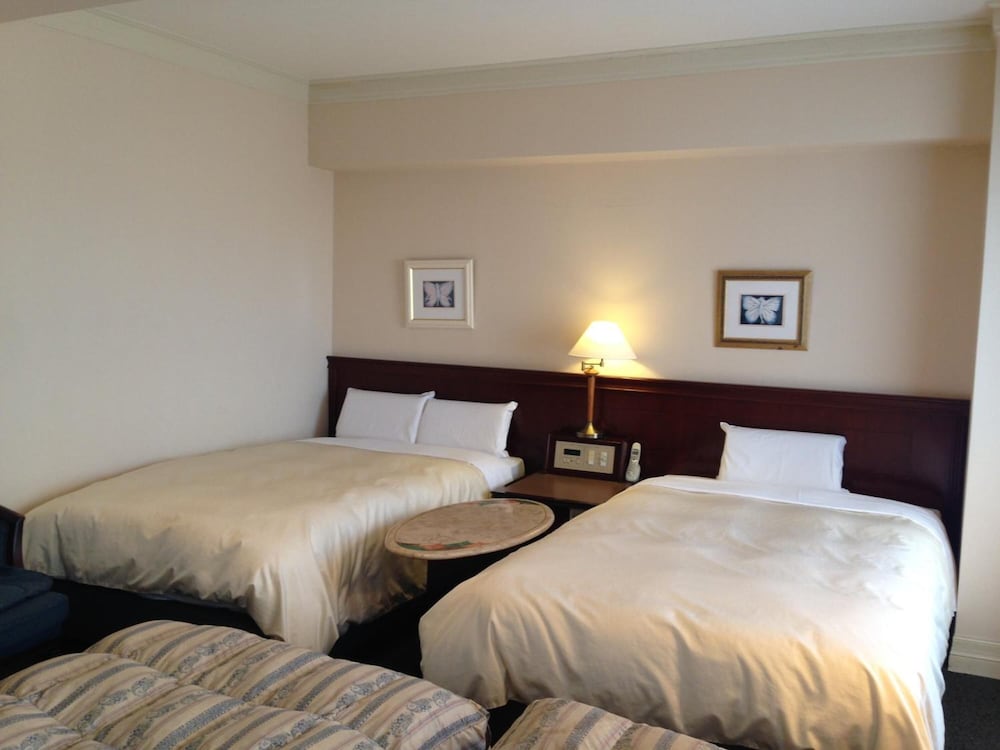 Creston Hotel 5/37