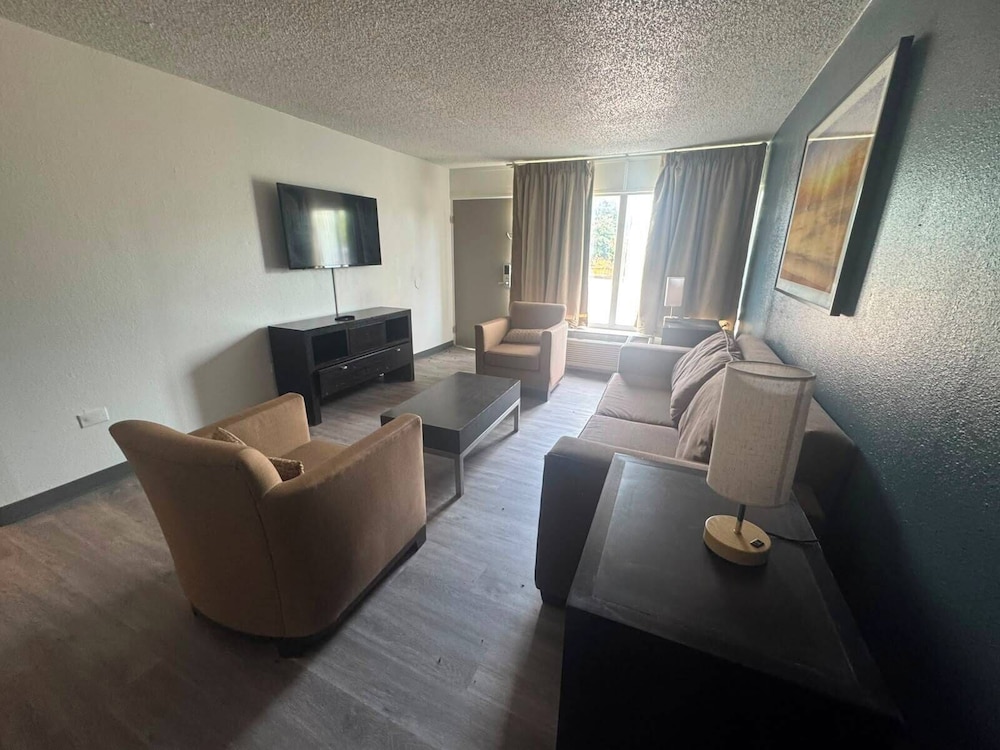 Express Inn Suites 36/58