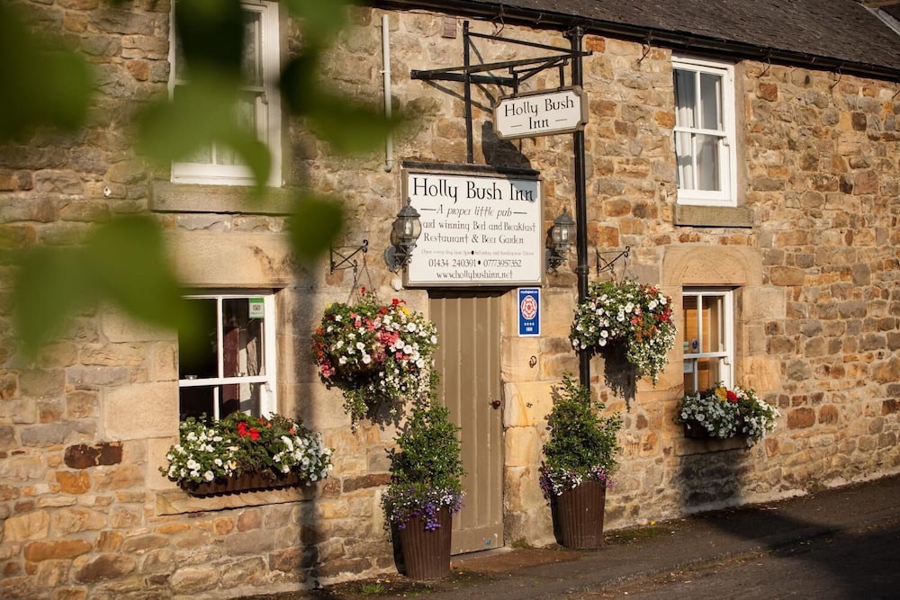 Holly Bush Inn 15/16