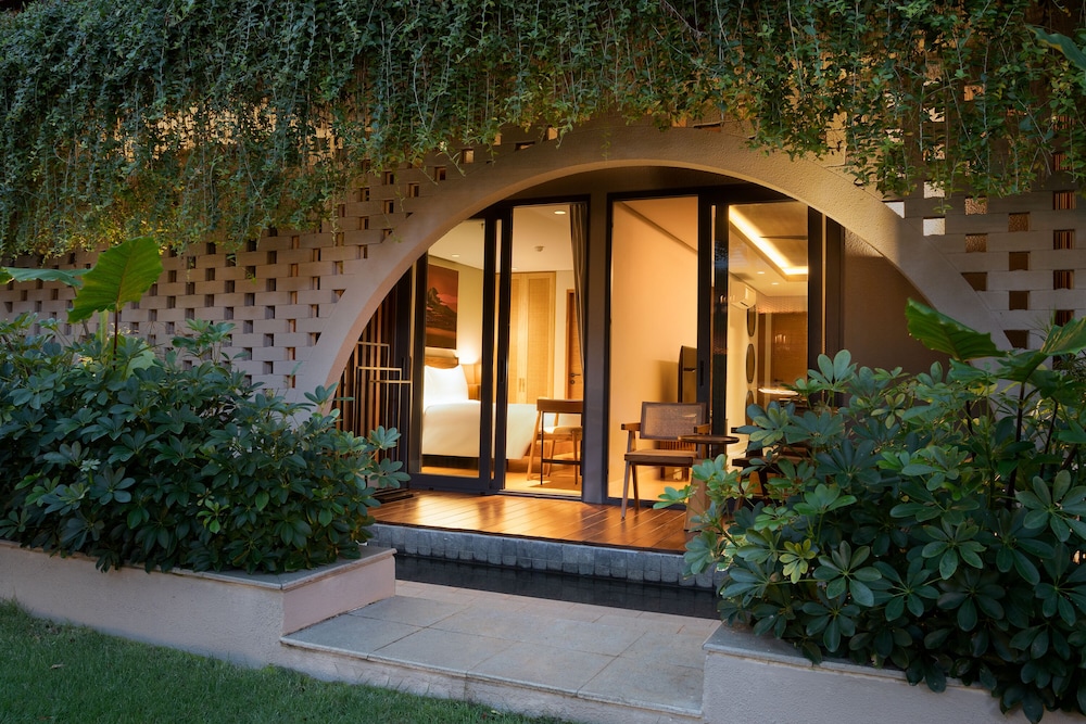 Beachwalk Residence 42/50
