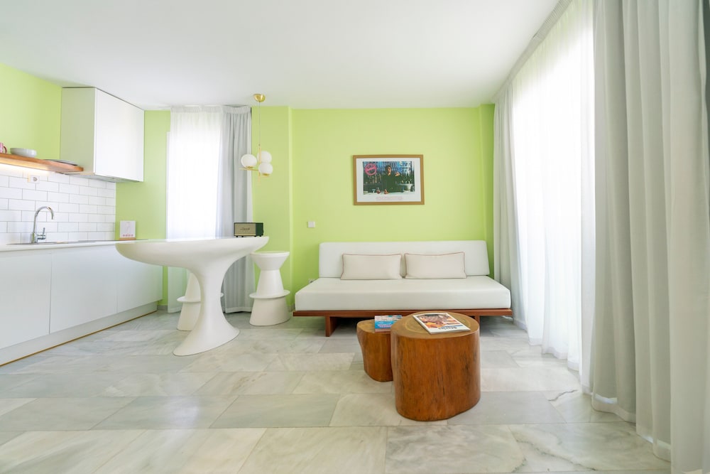 Tropicana Ibiza Coast Suites - Adults Only 17/50