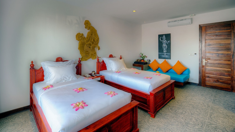 GOLDEN TEMPLE RETREAT 24/72