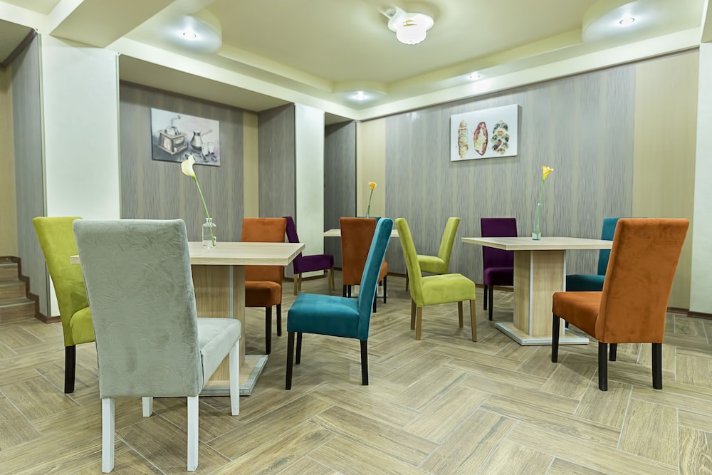 PRESTIGE BOUTIQUE HOTEL CRAIOVA 63/65
