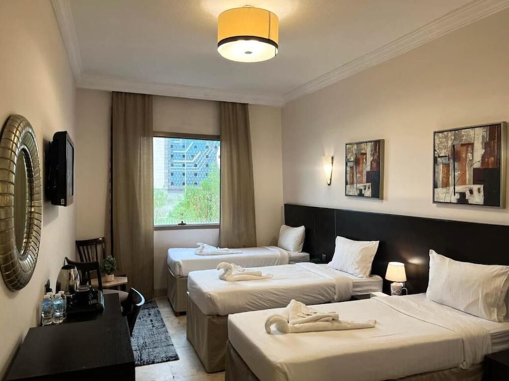 Hussein Hassan Ali Bayari Hotel 23/61
