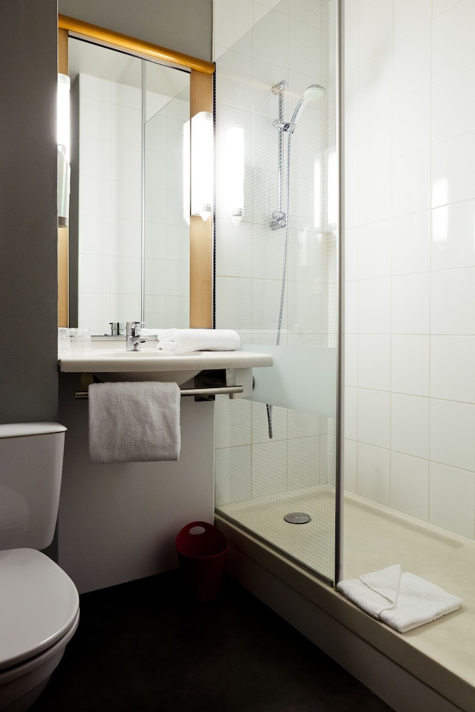 Ibis Lyon Nord 20/69