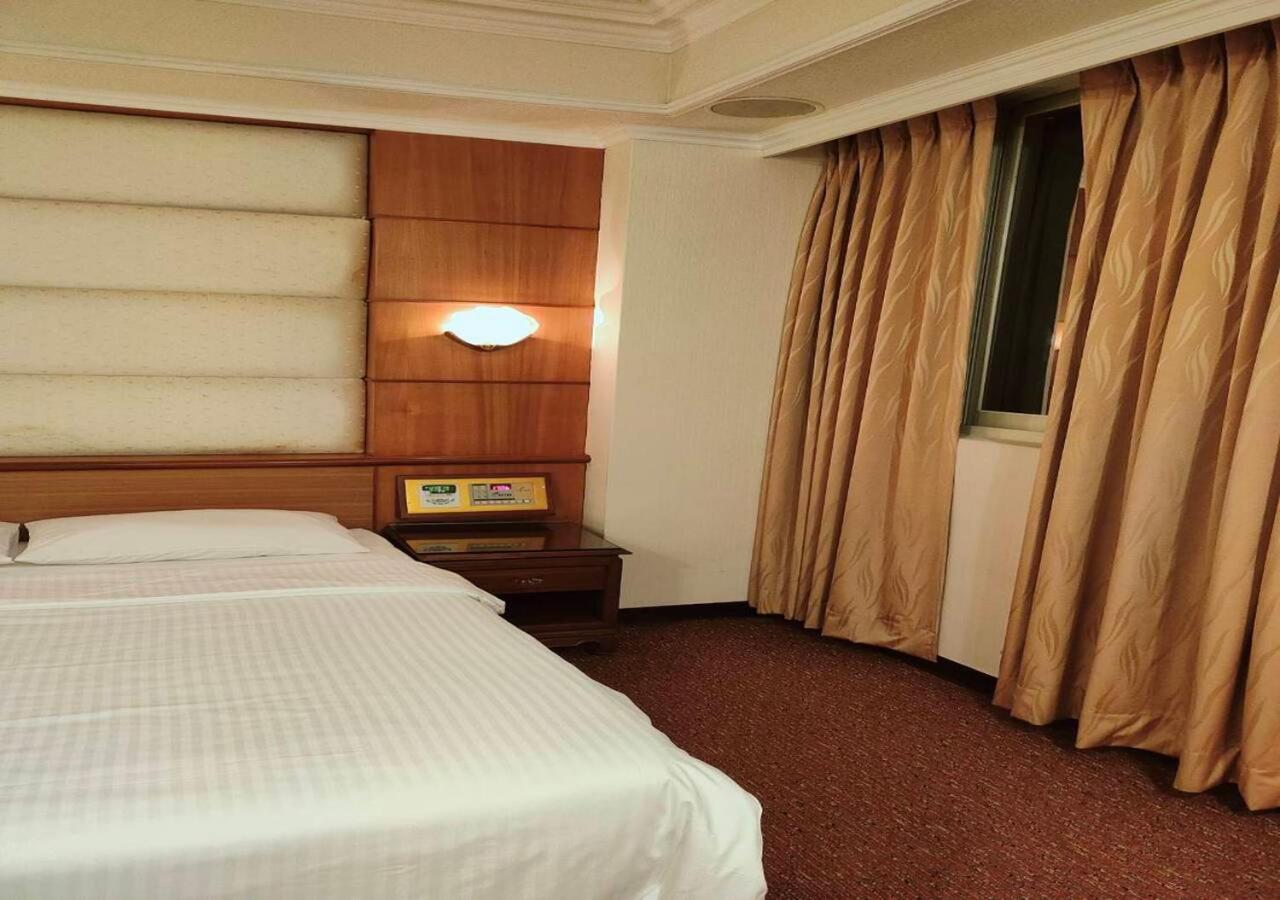 Champion Hotel 24/50
