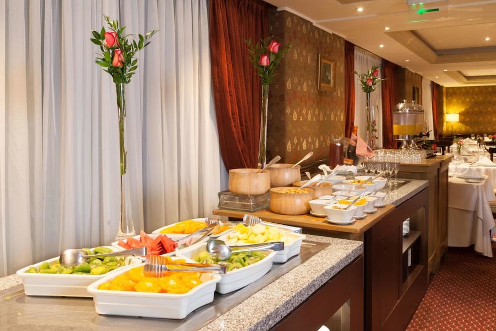 restaurant cafeteria