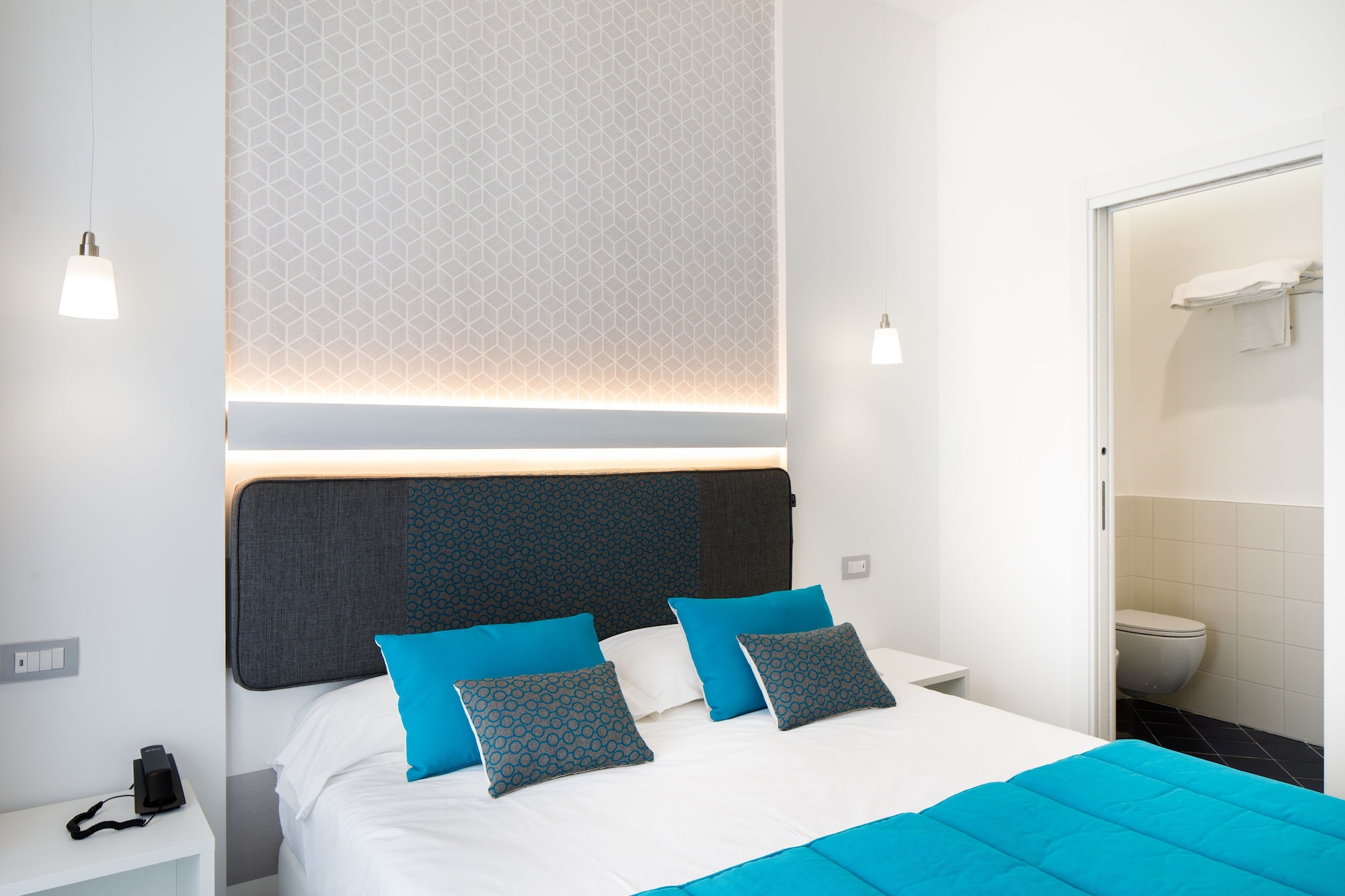 CLASSIC, DOUBLE OR TWIN BED