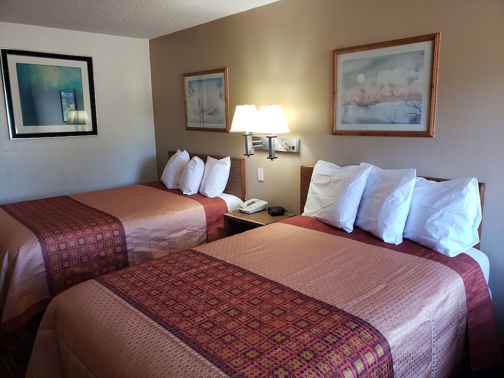 Americas Best Value Inn & Suites Harrisonville 2/33