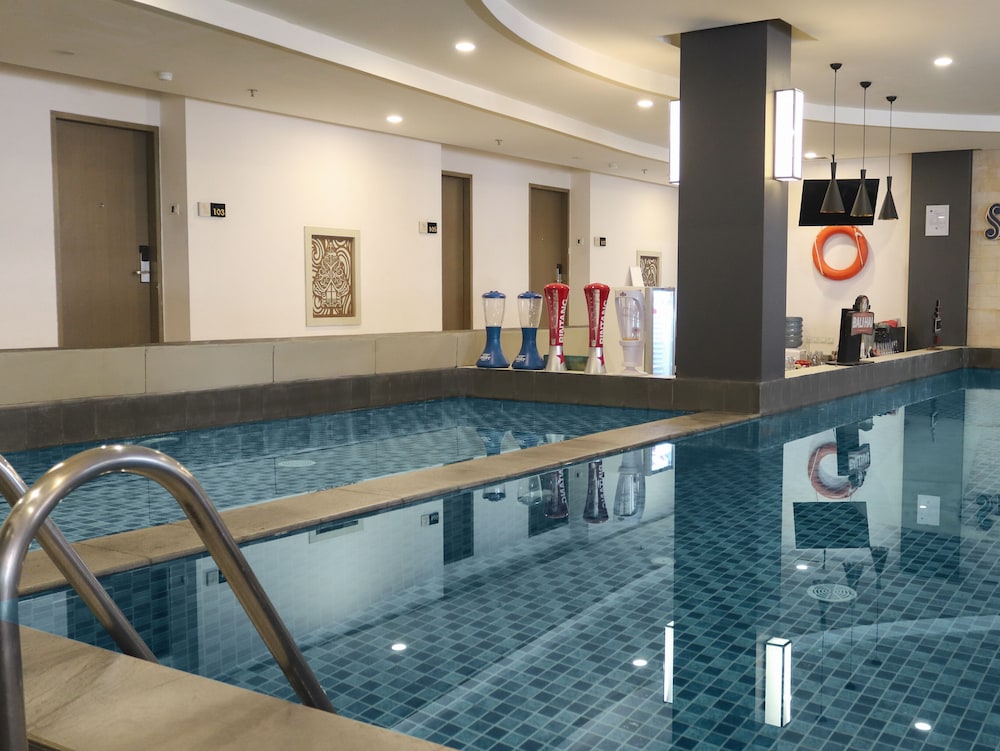 Aveon Hotel Yogyakarta by Daphna International 9/21