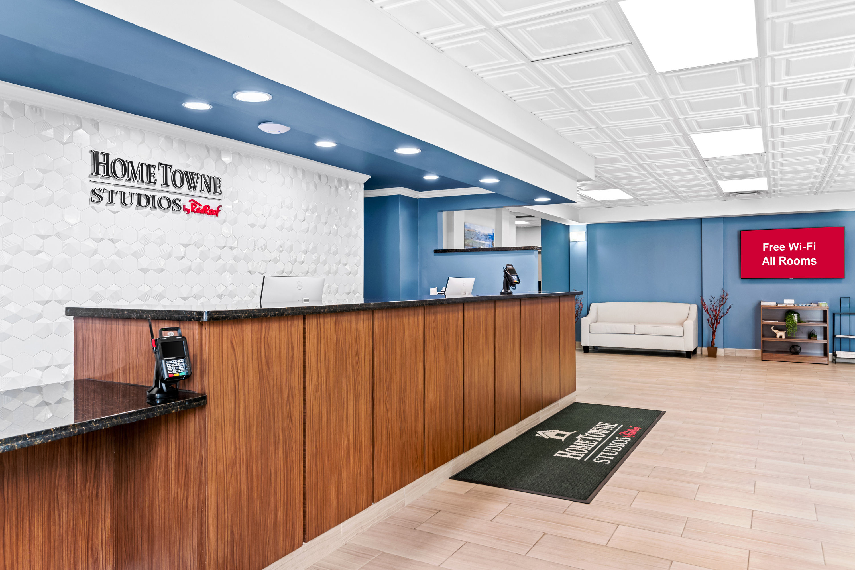 HomeTowne Studios by Red Roof & Conference Center Cortland 16/55