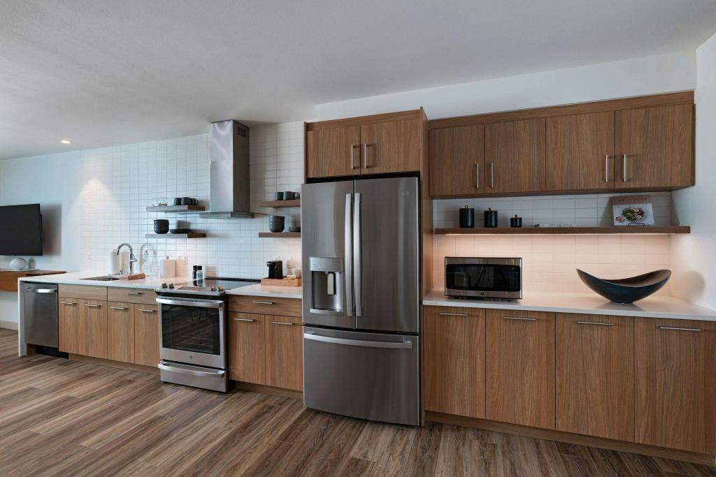 1 Bedroom, Premium, Suite, King Bed, Sofa